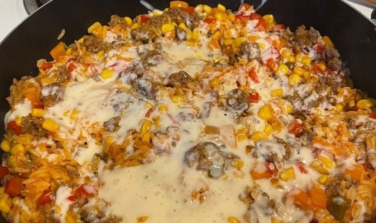 Easy Stuffed Pepper Casserole showcasing a mouthwatering blend of ground beef, bell peppers, and melted cheese.