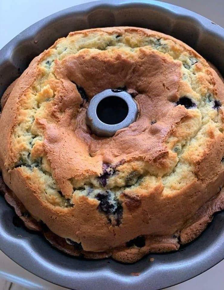 Blueberry Sour Cream Coffee Cake - Grandma's Homemade Goodness