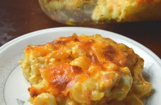 "Creamy Baked Mac and Cheese: A Delectable Culinary Creation