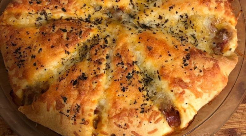 Italian Crescent Casserole – A delectable blend of ground beef, pasta sauce, and Italian cheeses in a golden-brown crescent crust.