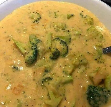 Slow Cooker Potato Broccoli Cheddar Soup
