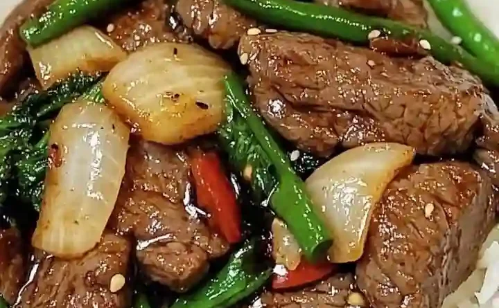 Garlic Beef Stir-Fry with Green Beans & Rice