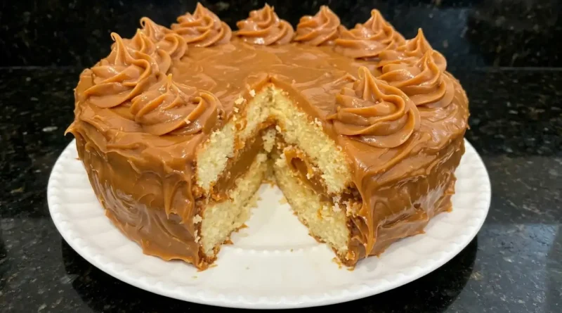 Vanilla Cake with Dulce de Leche